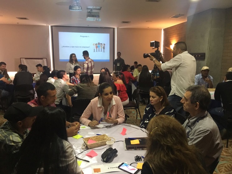 Interactuar llevó a cabo su rueda de oportunidades con  egresados del  Método Base De aceleración Empresarial MBA agro y urbano, actores de cadenas de valor agropecuarias, inversionistas sociales entre otros, con el fin de construir un espacio donde empresarios de diversos sectores económicos tuvieran la oportunidad de encontrarse y asimismo generar nuevas oportunidades de negocio.
